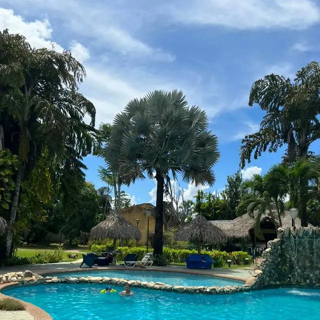 Hotel la Guarida background