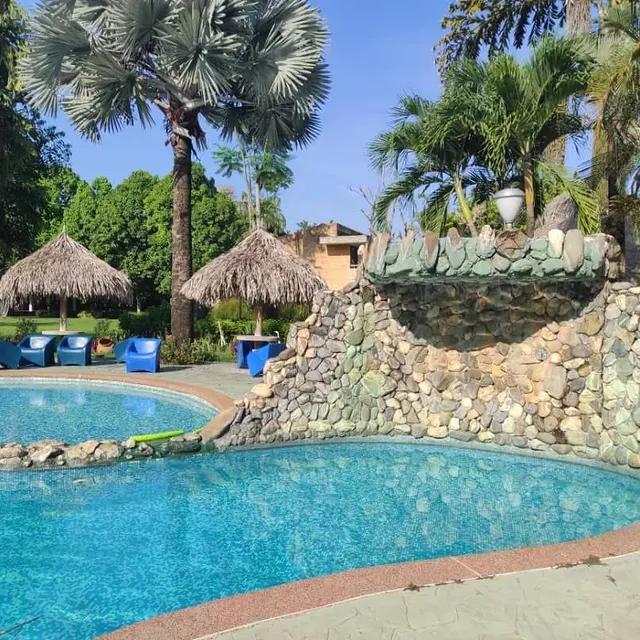 Hotel la Guarida background