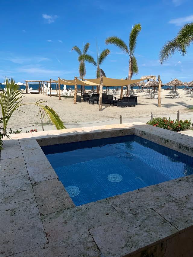 Las Rosas Inn background