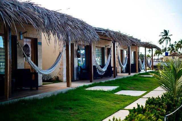 Las Rosas Inn background