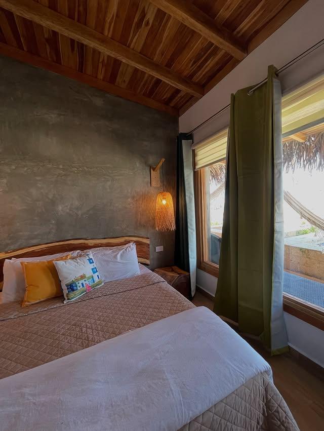 Las Rosas Inn background