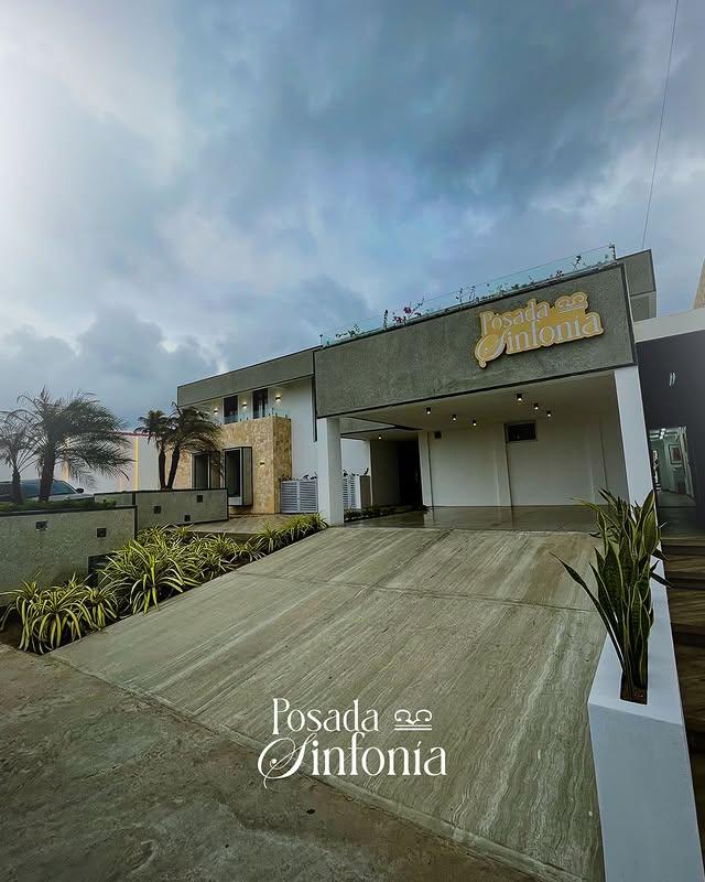 Posada Sinfonía background