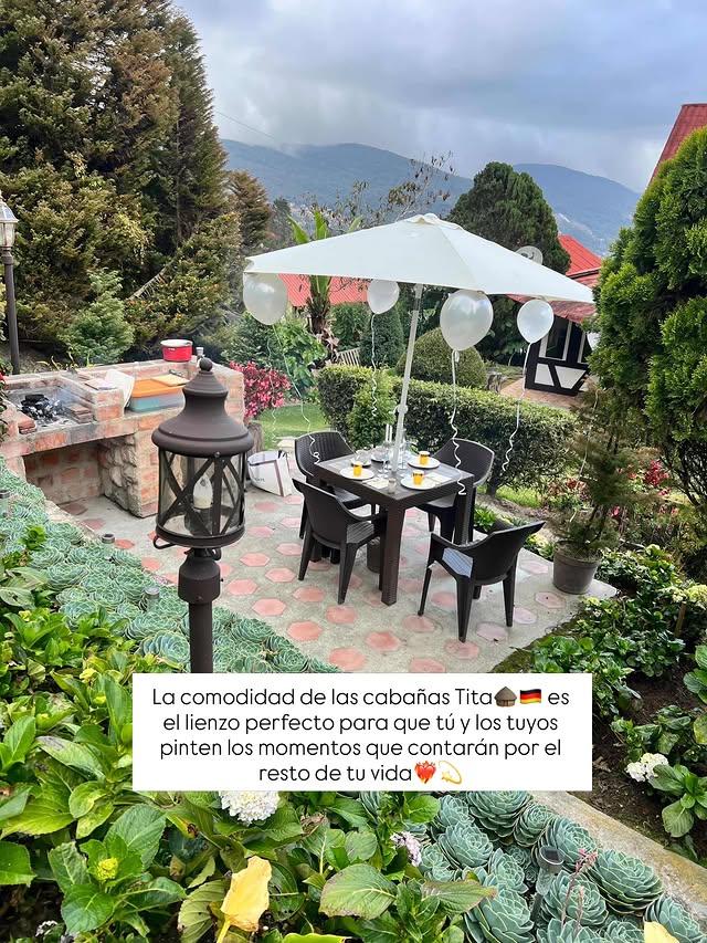 Cabañas Tita background