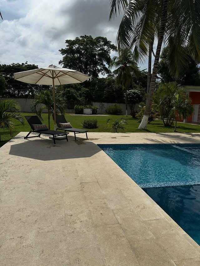 Casa Amaloha background