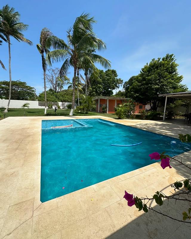 Casa Amaloha background