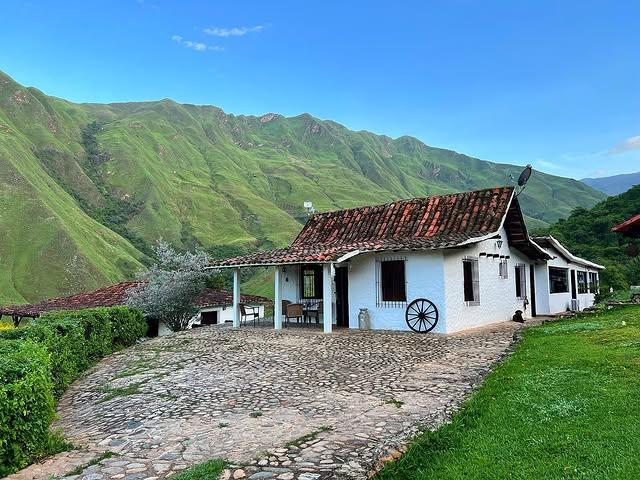 Posada Loma Brisa background