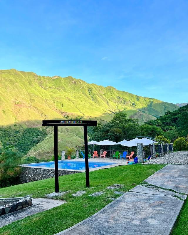 Posada Loma Brisa background