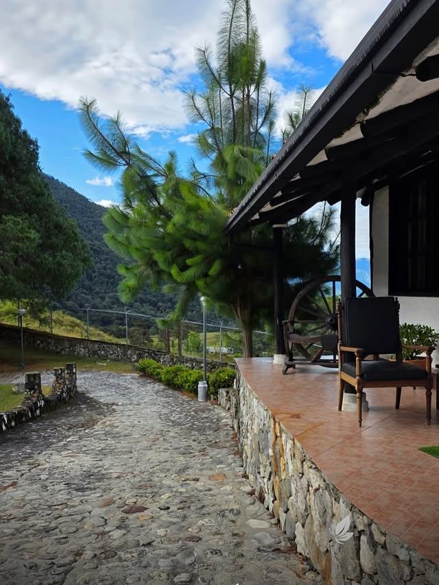 Estancia & Spa El Encanto background