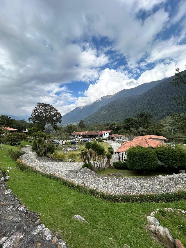 Estancia & Spa El Encanto background