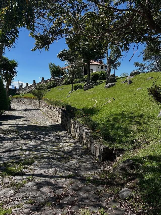 Estancia & Spa El Encanto background