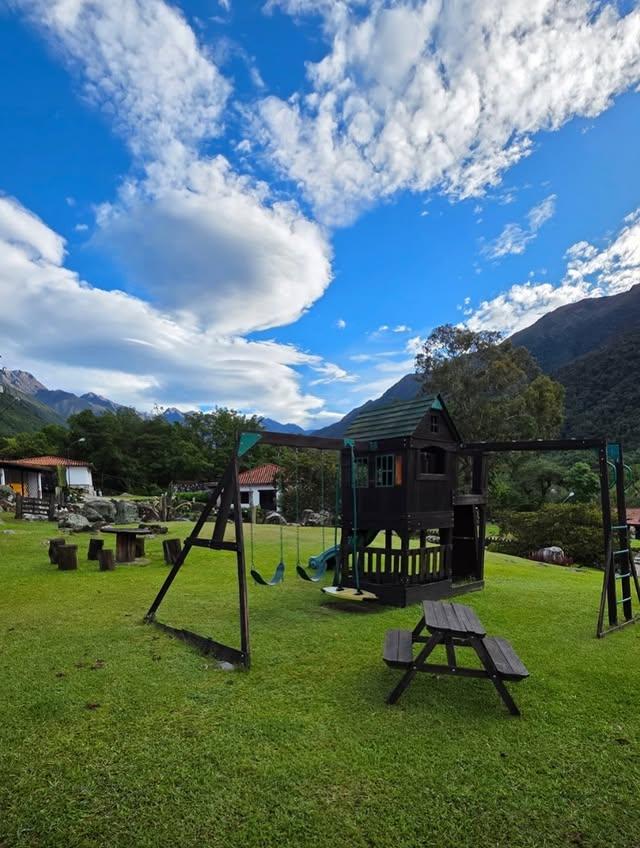 Estancia & Spa El Encanto background