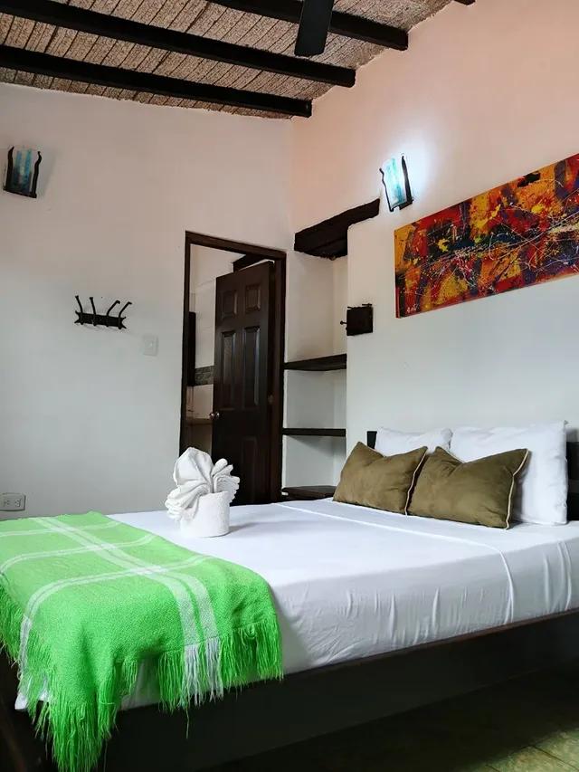 Posada Suiza background