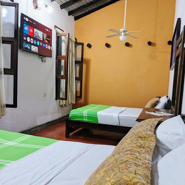 Posada Suiza background