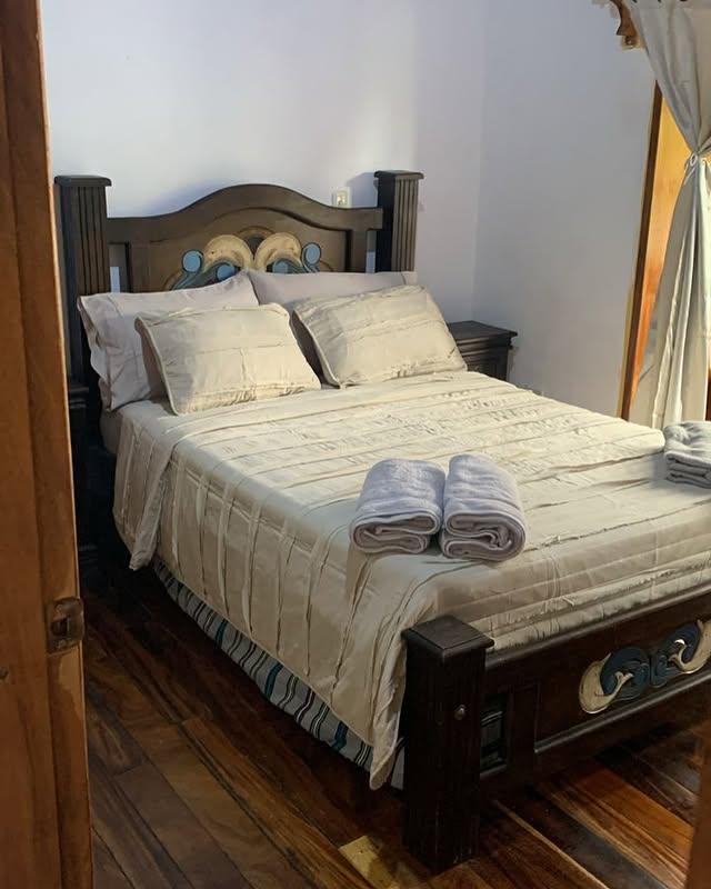 Cabaña La Encantada background