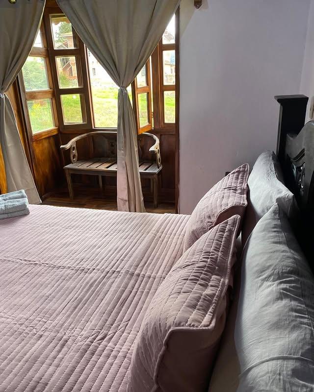 Cabaña La Encantada background