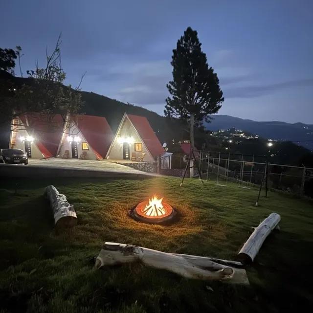 Cabañas Alpinas background