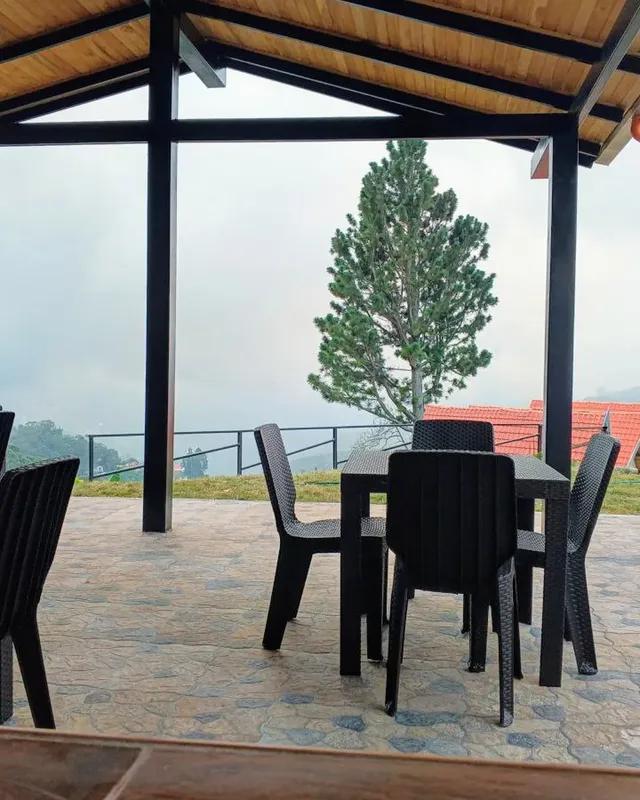 Cabañas Alpinas background