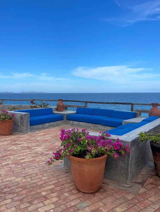 Cala Margarita background