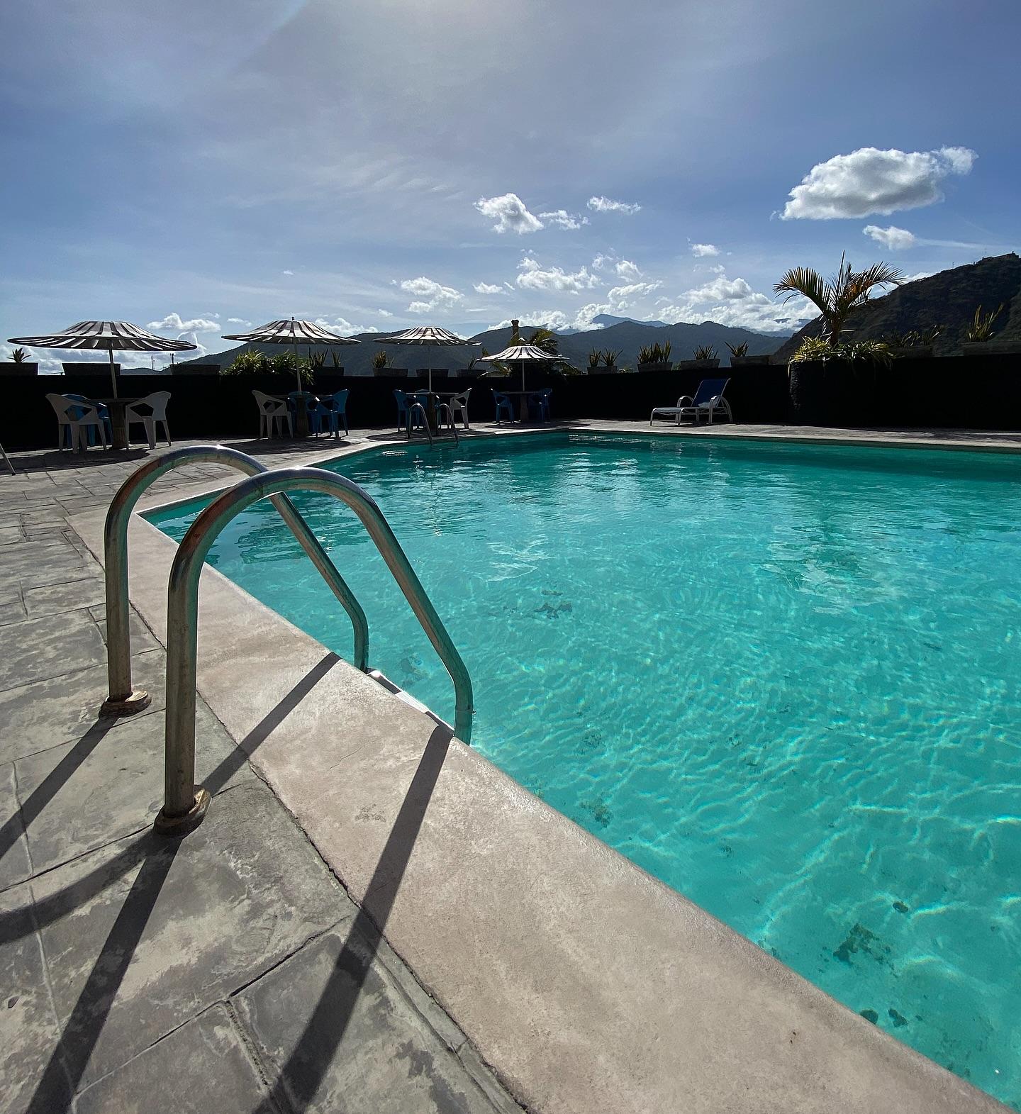 Isla Larga Hotel background