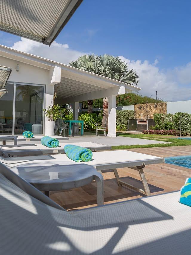 Thalassa Beach House background