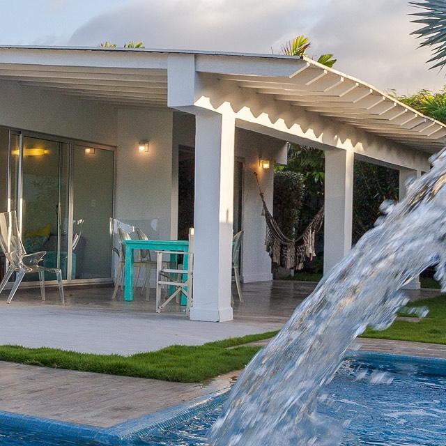 Thalassa Beach House background