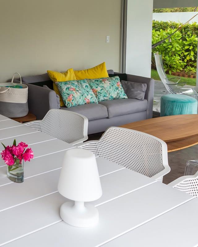 Thalassa Beach House background